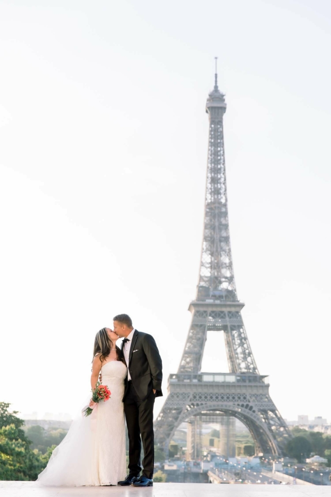 daria lorman paris photographer elopement eiffel tower