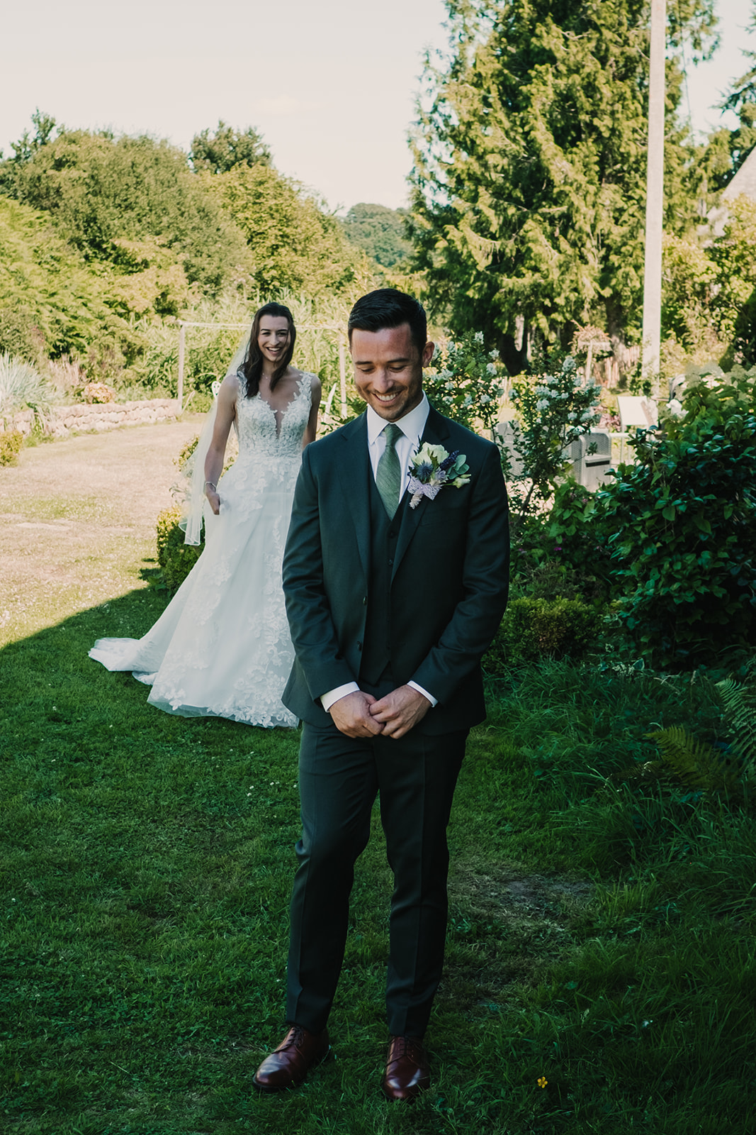 first look at a wedding in france