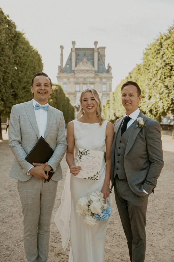 paris elopement couple at the tuileries gardens
