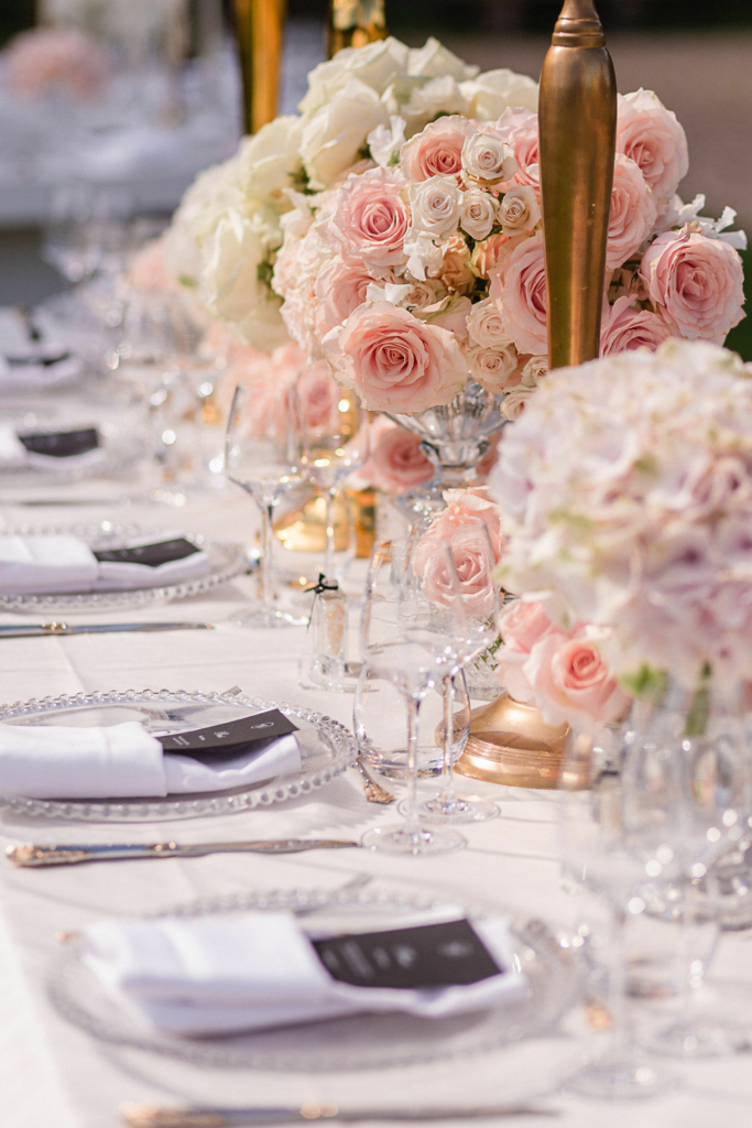 flower arrangement for a Paris wedding dinner